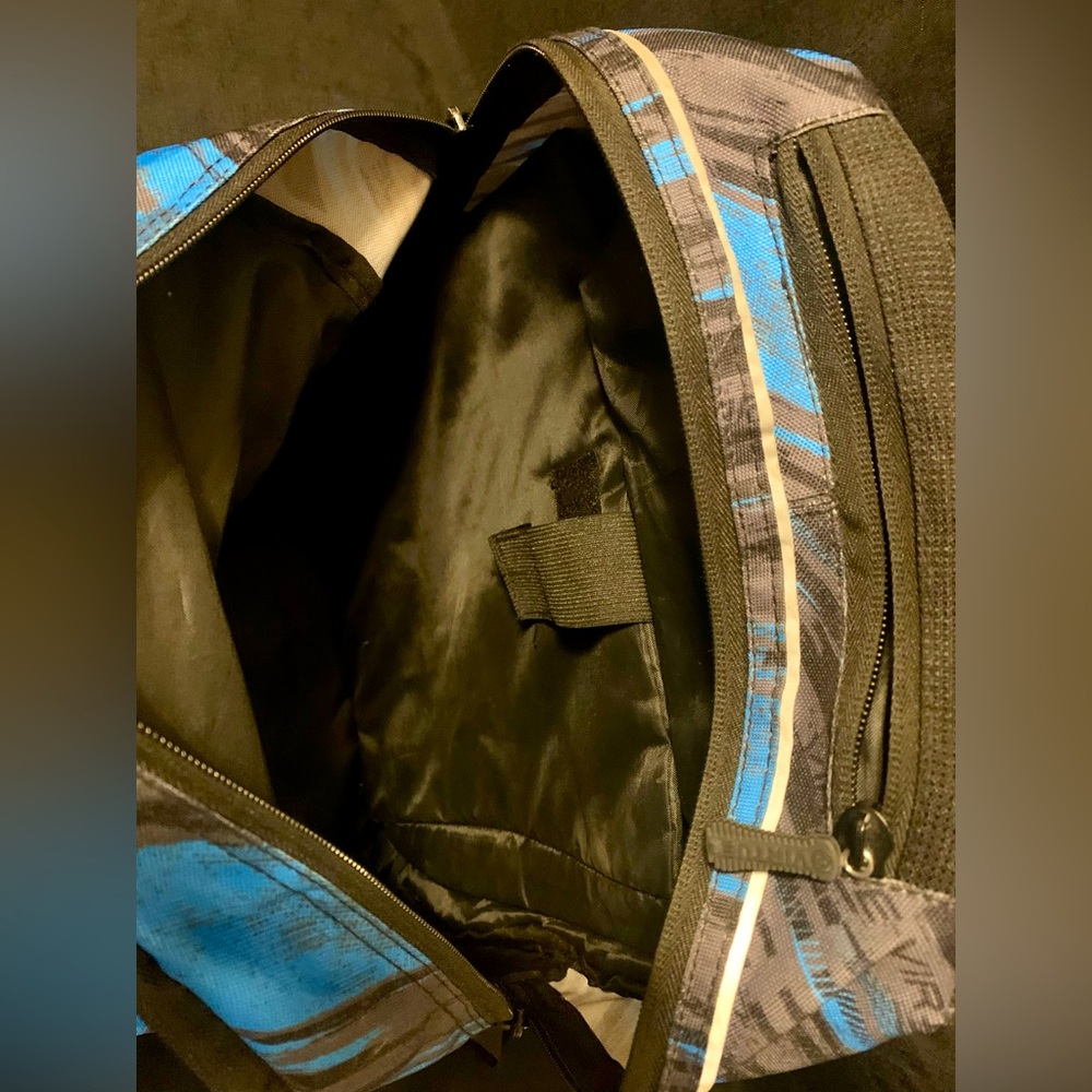 30 Liter Backpack - Picture 7 of 7